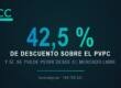 Cartel de HCC Energy con el dato del 42,5 % de descuento del bono social sobre el PVPC y el aviso de que también se puede pedir desde el mercado libre.